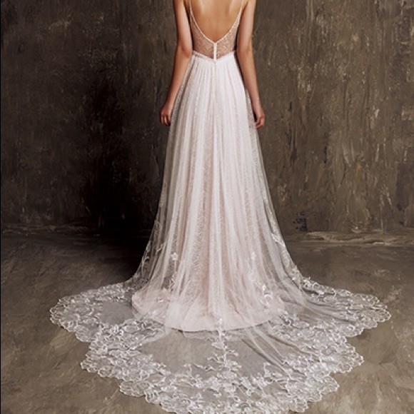 Brand New Chic Nostalgia Selene Wedding Dress - Picture 2 of 9